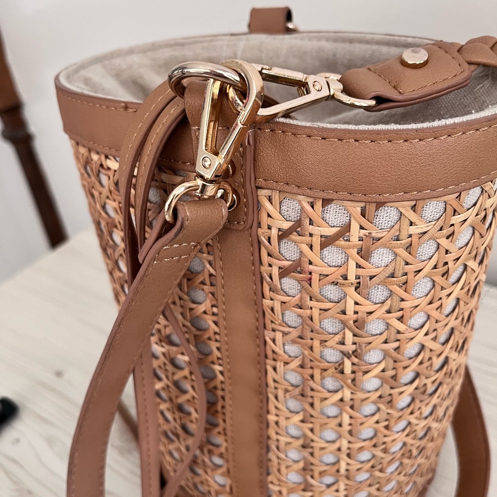 Tommy Bahama handbag bucket shoulder